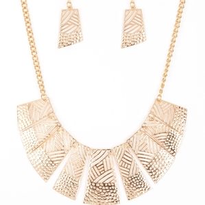 Necklace/earring set